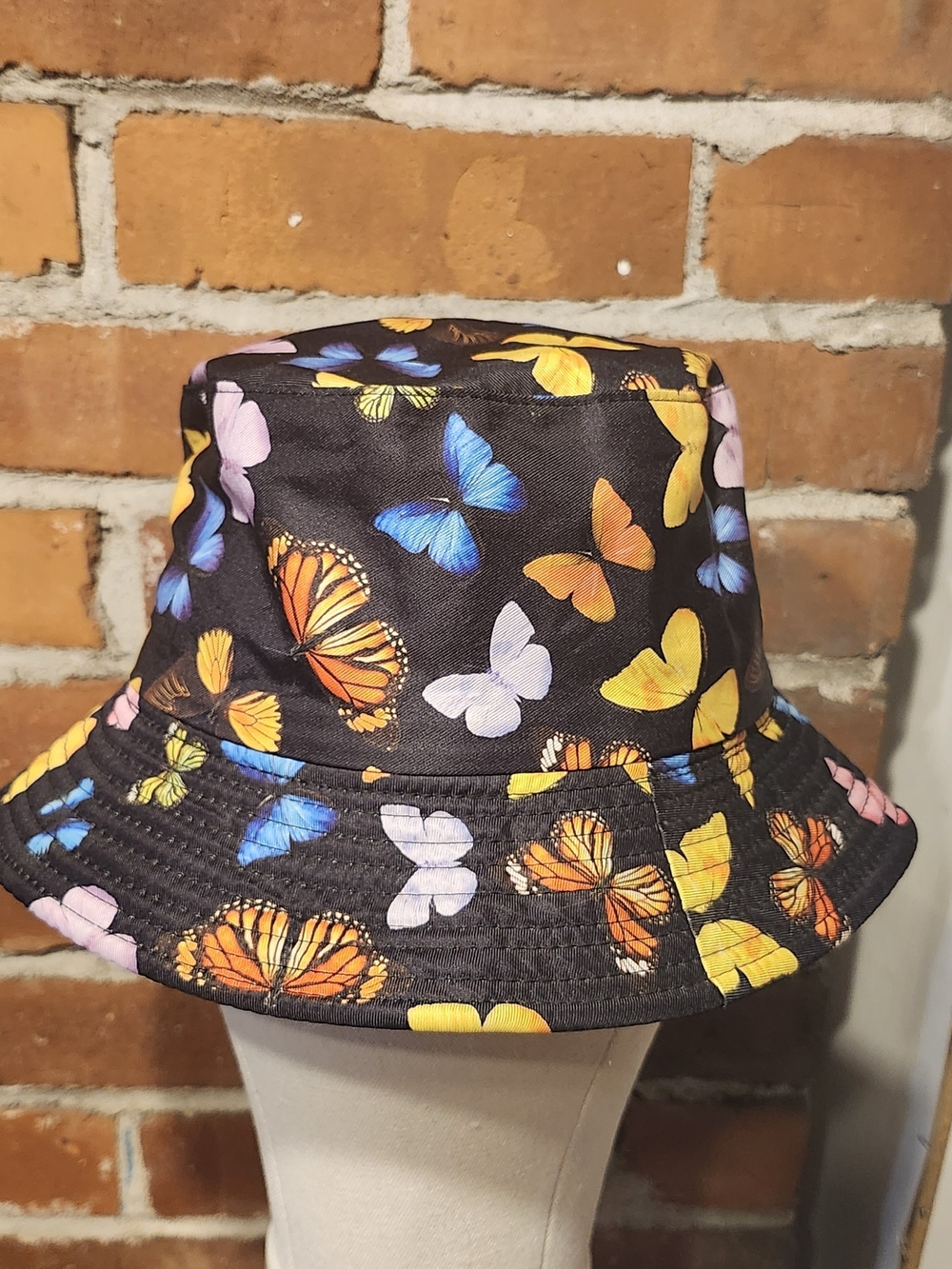 Reversible Black Butterfly Print Bucket Hat - Multi-Color